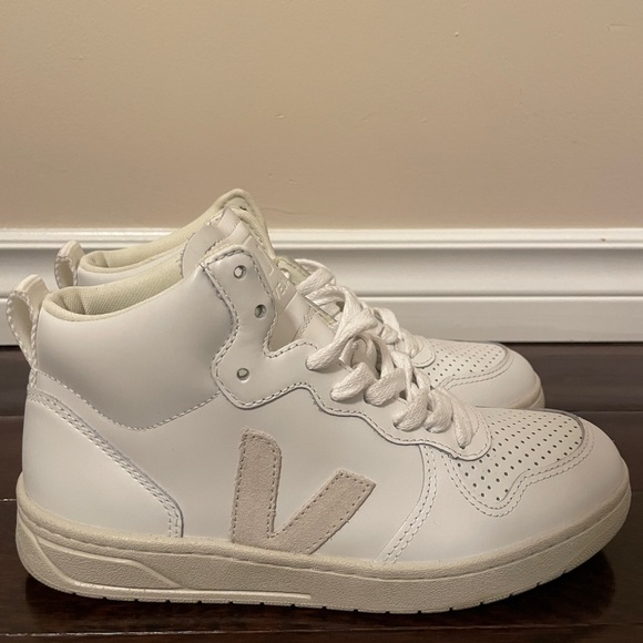 Veja White V-15 Sneakers - Picture 1 of 7